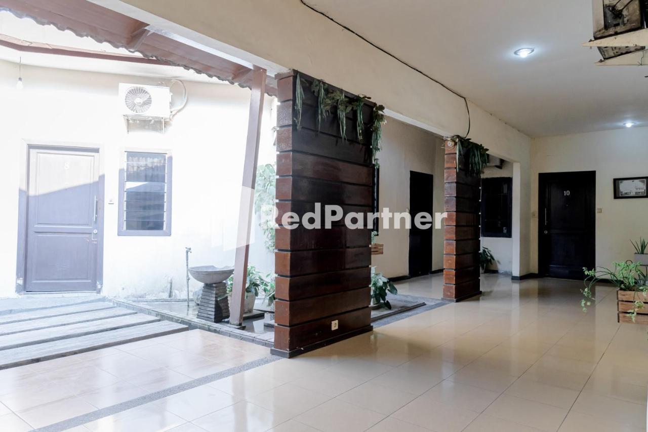 Cherry Pink Hotel Medan Mitra Reddoorz Exterior photo